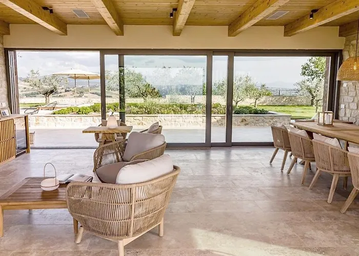 Scappo In Umbria, Il Momento Todi